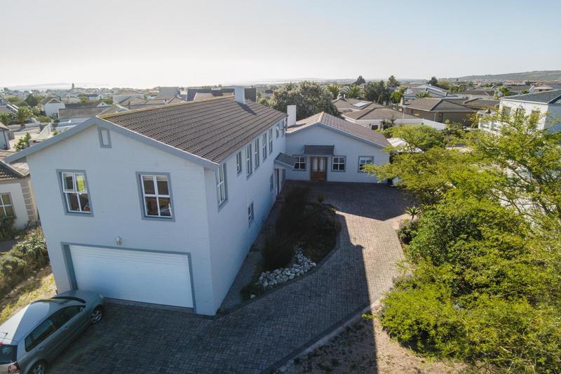 5 Bedroom Property for Sale in Country Club Western Cape